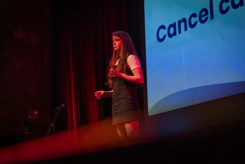 Zoë Dehandtschutter |  Methodeschool Van Veldeke - Hasselt | 'Cancel cancel culture'